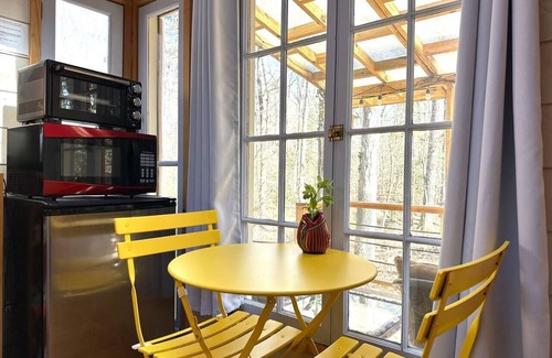 Pittsboro Casa | Art, Beauty, Nature: A Woodland Retreat