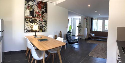 Duingt Apartamento | Art Booking . . . by Benoit B