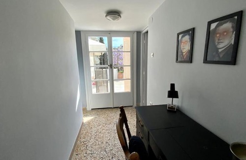 Zografos Apartamento | Art Deco 1920s Villa, Central Athens