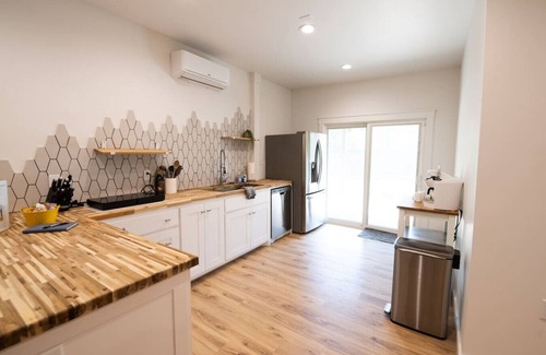 Midtown Apartamento | Art Deco Dream with King Bed