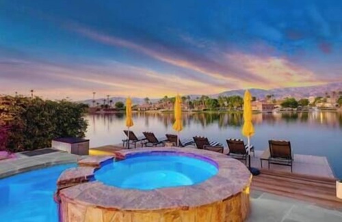 Terra Lago Casa | Art Deco lakefront retreat