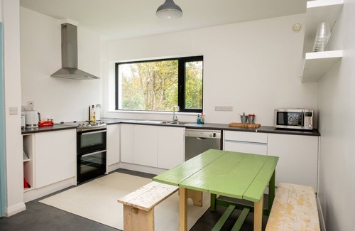 Corofin Casa | Art Deco Lakehouse retreat at Inchiquin