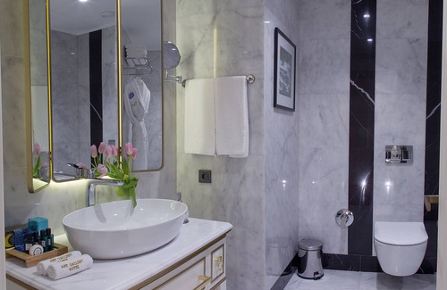 Sabayil Hotel | Art Gallery Hotel