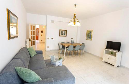 Minervino di Lecce Casa | Art House - Big & Artistic Design House