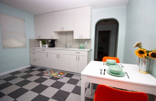 Trinidad Cabaña | Cottage inspirada en arte a solo 1 cuadra de la calle principal