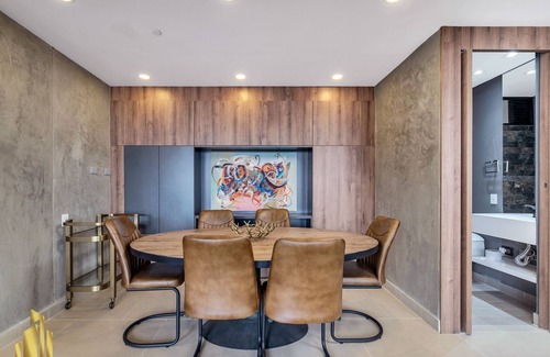 Lalinde Casa | ART LIVING 2002 Deluxe apt/3 BD/3.5bath/jacuzzi/pool/gym/balcony
