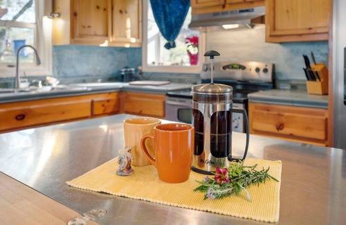 Vallecito Casa | Art on the Ridge ~ 3-bedroom house in Vallecito with WiFi/heat/AC