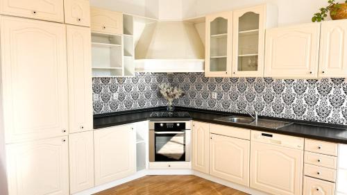 Ceske Budejovice Apartamento | ART room with rooftop dinner or breakfast