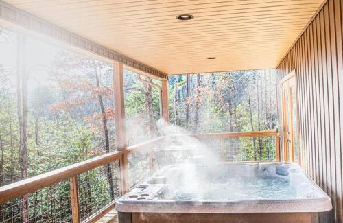 Bryson City Casa | Art's Bungalow-wooded seclusion 1 mi to Deep Creek and Bryson City
