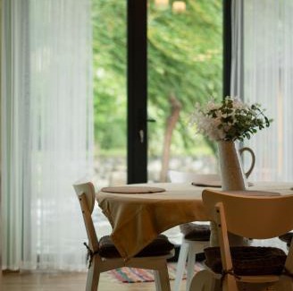Imereti Chalet De Esquí | Artanisi an island in Artana