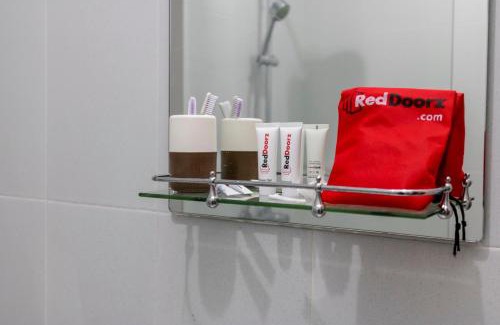 Java Casa | Artayya Puri Homestay near Terminal Purabaya Madiun Mitra RedDoorz