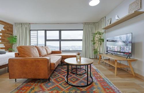 Taman Midah Apartamento | Arte Cheras by The Comfort Zone