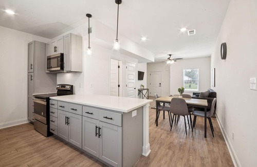 Clarksville Apartamento | Arte Luxury townhomes D6 I Comfy 2 Bed 2.5 Bath