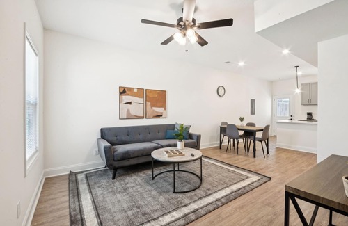 Clarksville Apartamento | Arte Luxury townhomes D6 I Comfy 2 Bed 2.5 Bath