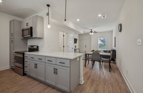 Clarksville Apartamento | Arte Luxury townhomes D7 Comfy 2 Bed 2.5 Bath