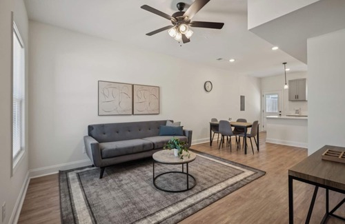 Clarksville Apartamento | Arte Luxury townhomes D7 Comfy 2 Bed 2.5 Bath