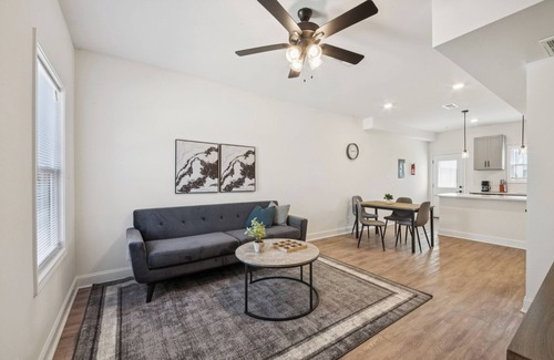 Clarksville Apartamento | Arte Luxury townhomes Q4 I Comfy 2 Bed 2.5 Bath