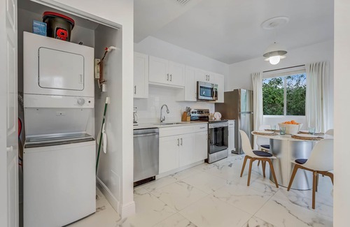 Wynwood Art District Apartamento | ArTease 5: Walk to Wynwood & Design District