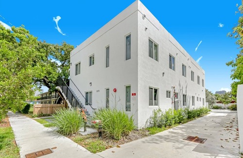 Wynwood Art District Apartamento | ArTease Grand: Wynwood, Design District & Peloton