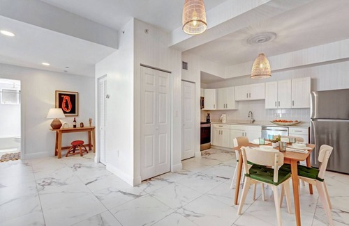 Wynwood Art District Apartamento | ArTease Wynwood Collection: Sleeps 16 & Free Parking
