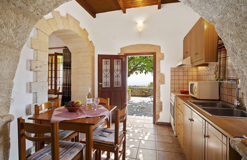 Megala Chorafia Cabaña | Artemis House casa de piedra en el histórico pueblo de Aptera, Chania