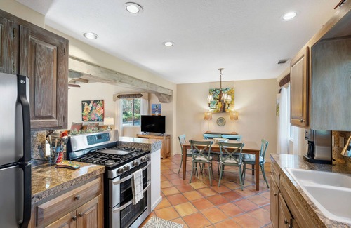Vista Encantada Casa | Artesano - Courtyard, Fireplace, Walk to Plaza