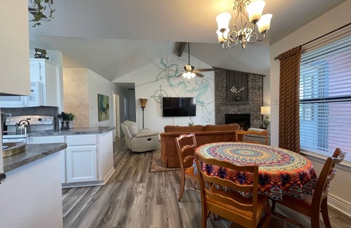 Granbury Casa | Artful Escape @ Lake Granbury