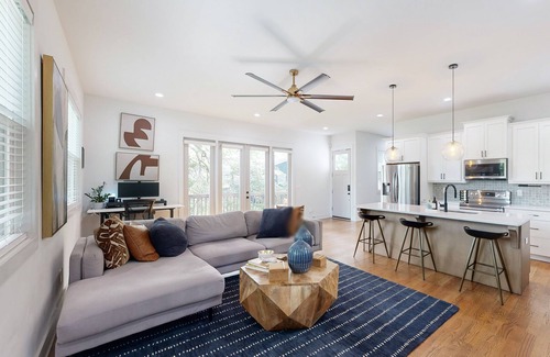 Mechanicsville Casa | Artful escape with stylish interior, skyline views, luxe suite with WFH desk