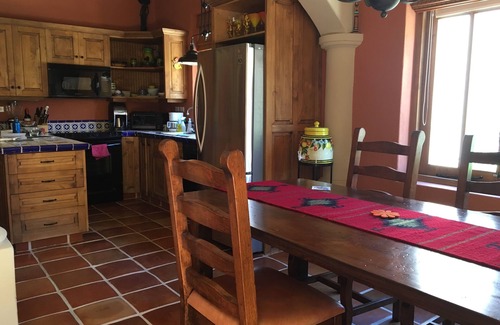 Nopolo Villa | Villa decorada artísticamente a pasos de la playa y el campo de golf en la bahía de Loreto.