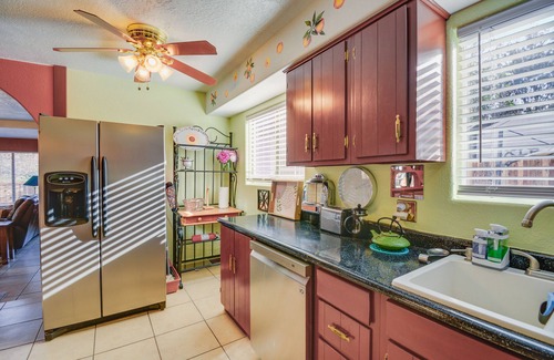Cottonwood Cabaña | Artfully Decorated Cottonwood Home: Pets Welcome!