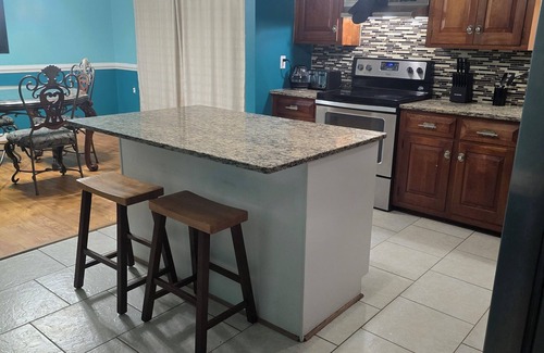 Mosby Casa | Artfully Elegant 3-bedroom house in Mechanicsville