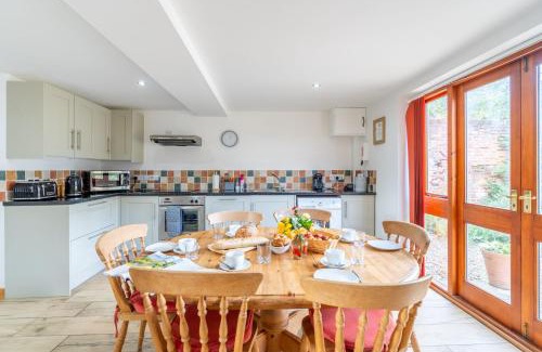 Edingthorpe Casa | Arthur's Cottage Visit England 4 star Cottage in Norfolk