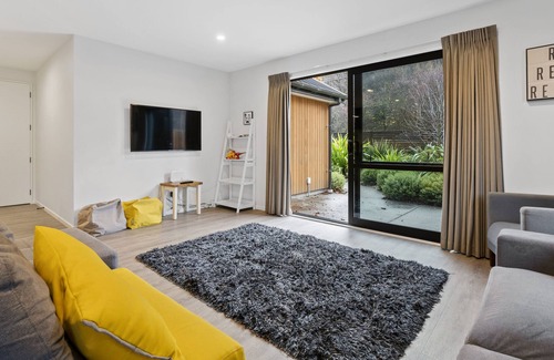 Arthur's Point Cabaña | Arthurs Point Villa - Queenstown Holiday Home
