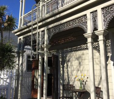 Port Chalmers Cama Y Desayuno | Artica Art & Accommodation