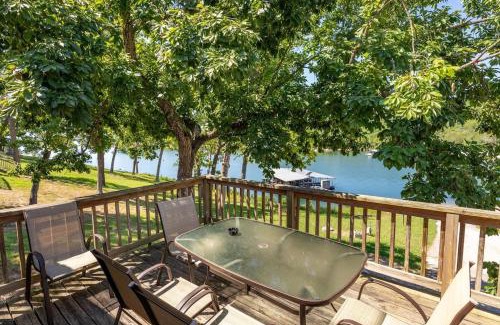 Indian Point Casa | Artilla Cove Cabin 1- Lakeside - Pool & Hot Tub