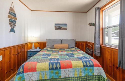 Indian Point Casa | Artilla Cove Cabin 3 - Lake views -Outdoor Pool