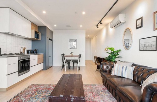 Fitzroy Apartamento | Artist Abode: Stay in a Home That’s Also a Gallery