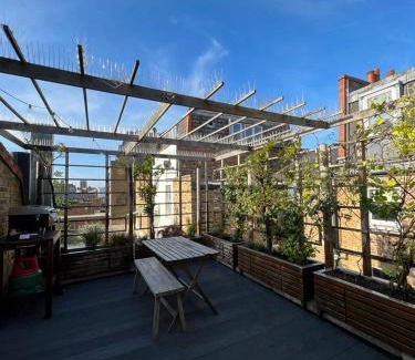 Hoxton Casa | Artist home