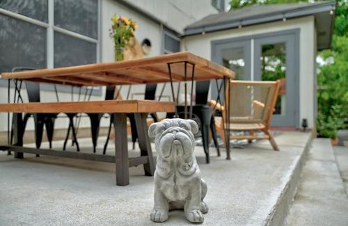 Block House Creek Casa | Artist Retreat on the Creek - Sleeps 10 - Hot tub