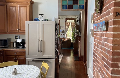 Faubourg Delachaise Casa | Artist's Abode in Uptown with bikes- Double Shotgun Style
