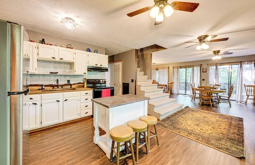 Sky Valley Cabina | Idyllic Sky Valley Home w/ Pool & Hot Tub Access!