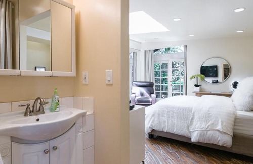 Lamanda Park Casa | Artist's Retreat in Secluded Pasadena Guesthouse