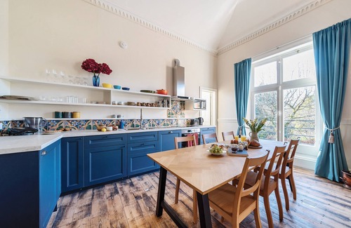 Piddlehinton Casa | Artist's Studio - sleeps 6 guests in 3 bedrooms