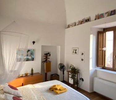 Fontecchio Apartamento | Artist Studio Apartment at Palazzo Galli