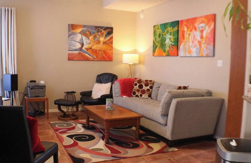 Round Rock Casa | Artistic 1-bedroom in a house - Bliss in a heavenly retreat