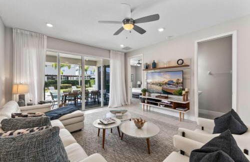 Bay Lake Casa | Artistic 6 Bdrm Home with Games Room at Encore