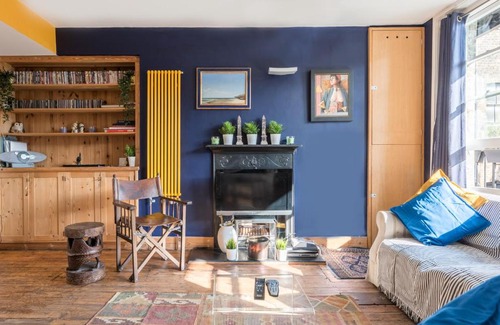 Carnaby Apartamento | Artistic and Soulful Carnaby Street Movie Pad