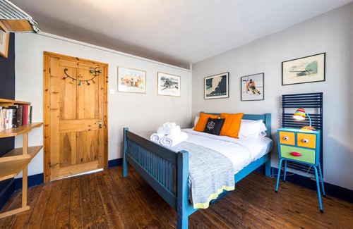 Carnaby Apartamento | Artistic and Soulful Carnaby Street Movie Pad
