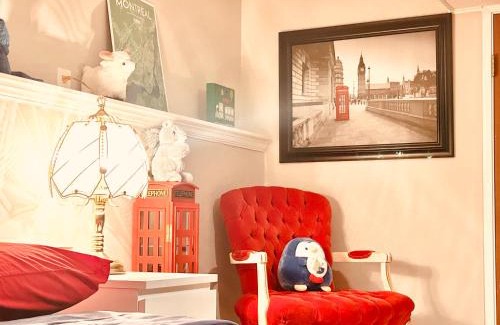 North Glenmore Casa | Artistic and stylish english charm backyard private guest house with master bedroom and living room