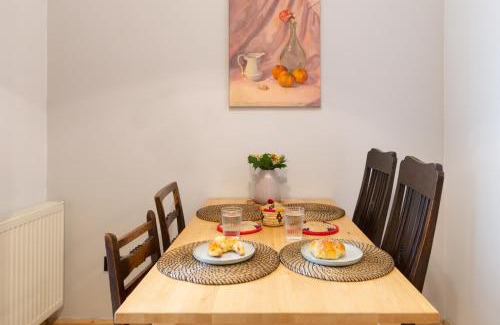 Wesoła Zachod Apartamento | Artistic&Cozy in the Old Town
